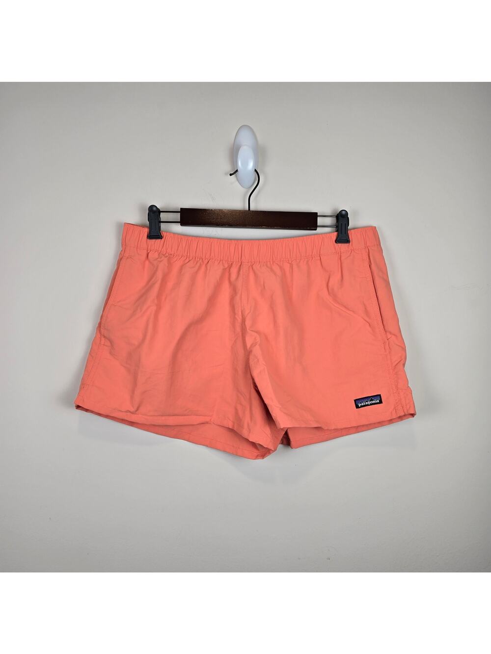 Patagonia Barely Baggies Shorts Womens Size L 2.5" Inseam Coho Coral 57044